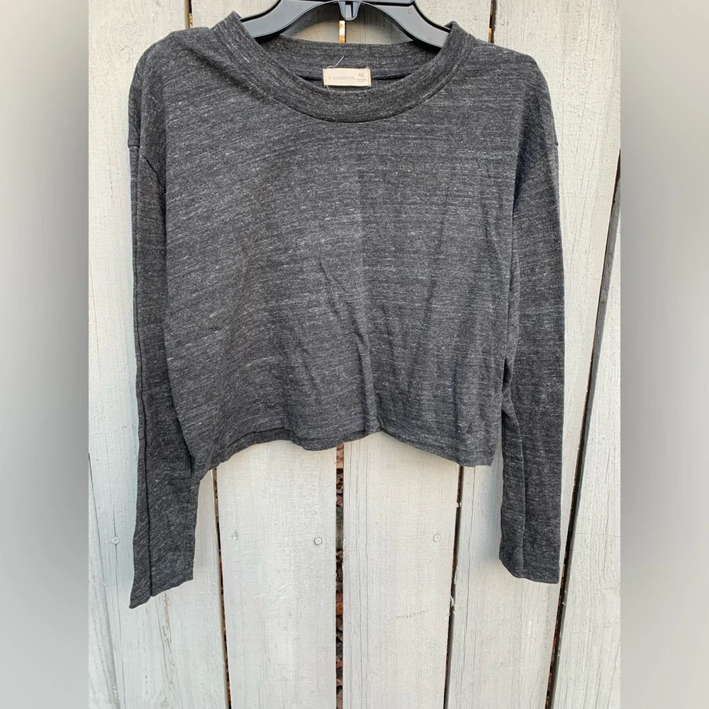 Alternative woman’s crop long sleeves shirt - Picture 2 of 4